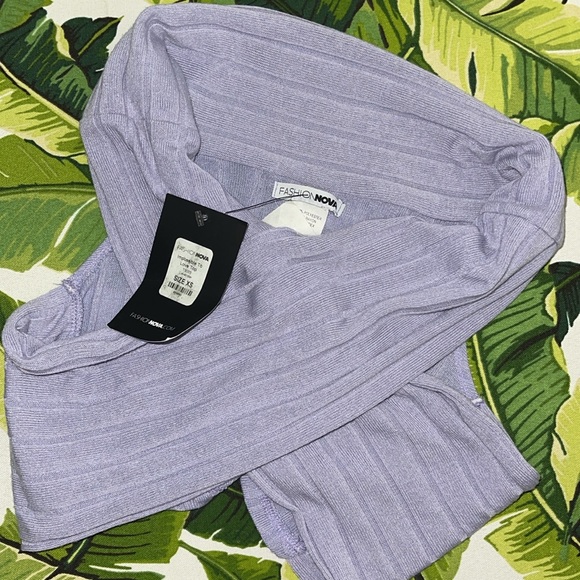 NWT Fashion Nova “impossible to love” top - Picture 2 of 3